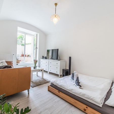 Quiet Apartment In The City Center With Own Terrace Prague Exterior photo