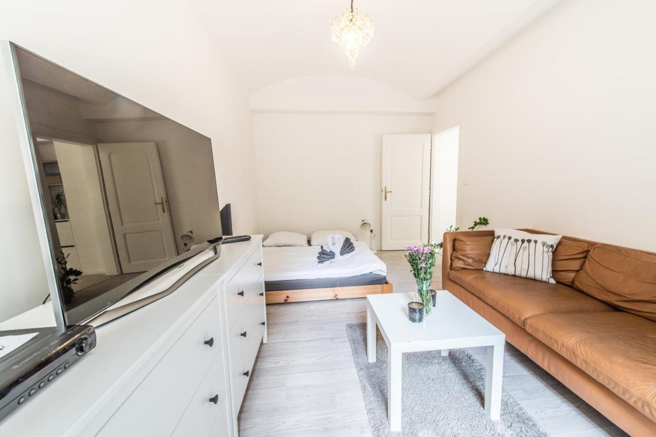 Quiet Apartment In The City Center With Own Terrace Prague Exterior photo